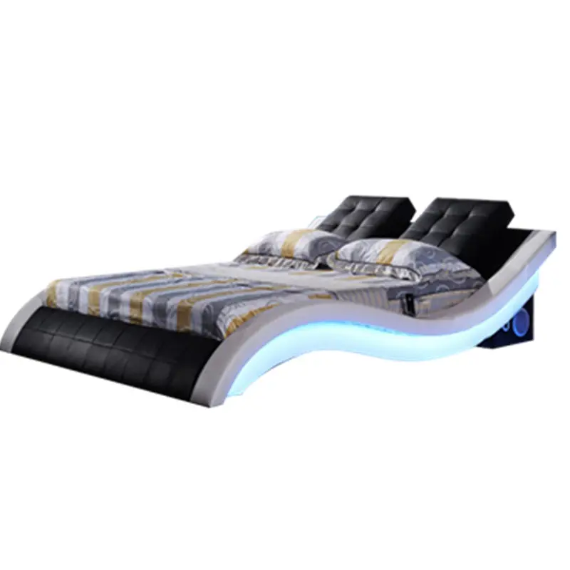 เตียงขนาดคิงไซส์คู่พร้อมไฟ LED และระบบเครื่องเล่นโทรศัพท์