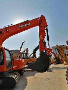 Excavateur sur chenilles Doosan DX140lc-9c d'occasion de 6 tonnes avec stabilité hydraulique du moteur importé à vendre à Shanghai - Product Image 4