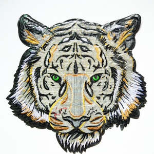 Parche de tela de tigre bordado de talla grande ropa camiseta parche rasgado, parche bordado personalizado con cuentas para tela - Product Image 3