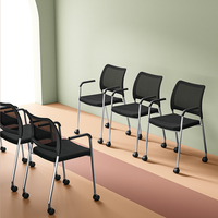 Vente en gros de roulettes de chaise empilables pour l'école moderne en métal Mobilier de bureau en plastique pour conférence et salle à manger Hôtels pour la formation en maille
