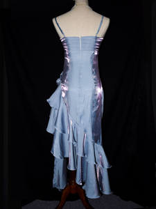 Robe de princesse sirène vintage en cachemire rouge Lychee Manor, longueur au sol, effet laser, luxe de niche, illusion, cérémonie de passage à l'âge adulte - Product Image 3