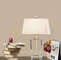 Lampe de table LED carrée de style moderne et luxueux américain, avec abat-jour en cristal, AC E26, pour la maison, la chambre à coucher, le bureau, la lecture, l'hôtel