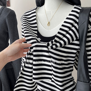 Áo len nữ màu sắc chính tả Hàn Quốc phong cách mới + Khăn Choàng mùa thu mùa đông tất cả các trận đấu Đan Áo nữ giản dị cổ điển áo 2 mảnh Bộ - Product Image 6