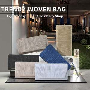 Bolso de noche de diseño para mujer con estampado de nácar y latón tradicional, ideal para bodas y fiestas. - Product Image 2