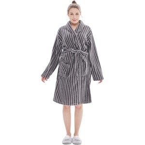 Usine Imprimé Peignoir De Luxe Femmes En Peluche Polaire Robe Confortable Chaud Hôtel Peignoir Fuzzy Femme Spa Robe Avec Poches - Product Image 1