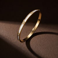 Bracelet en acier inoxydable haut de gamme, design minimaliste unique, coquille blanche incrustée de zircon, tendance transfrontalière