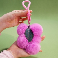 Prix d'usine Jian Yi Toy Porte-clés pendentif voiture en forme de raisin, boule en peluche mignonne pour sac, cadeau d'anniversaire, jouet en peluche animal
