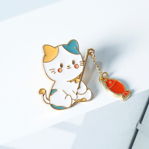 Animal dos desenhos animados Broche Pin para Meninas Coreano Esmalte Doce Gato Broches Peixe Banhado A Diamante Jóias De Casamento Dripping Oil Dress - Product Image 3