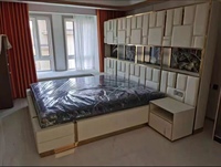 Meubles de chambre à coucher de luxe italiens Furnistyle, lit double en cuir haut de gamme, grande tête de lit, style contemporain moderne, lit king size