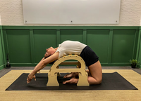 Banc de flexion dorsale de yoga en bois personnalisé de haute qualité et cadeau d'équipement de fitness extensible