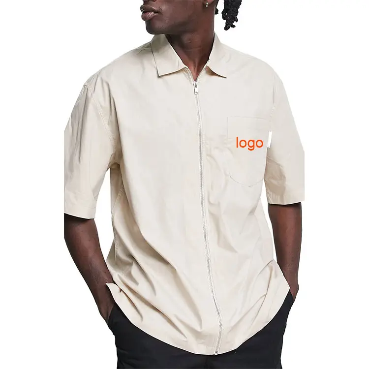 Özel Logo erkek göğüs cep boy Boxy Fit kısa kollu % 100% pamuk Zip Up beyaz Casual gömlek