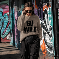 Pull en tricot moelleux pour femme, en mélange de laine acrylique et mohair, motif graphique 'Go Wild', col rond, manches longues, chaud et extensible, automne-hiver