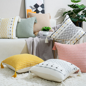 Funda <span class=keywords><strong>de</strong></span> Almohada Decorativa Boho <span class=keywords><strong>de</strong></span> Tejido <span class=keywords><strong>de</strong></span> Poliéster con Borlas - Product Image 1