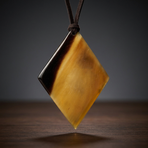 Colgante de Cuerno de Búfalo Ecológico Hecho a Mano para Mujer, Estilo Clásico, Forma de Rombo, Productos de Moda al por Mayor de Vietnam para Regalos - Product Image 3