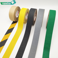 Bande antidérapante de sécurité antidérapante à haute traction Ruban antidérapant en PVC imperméable avec adhésif acrylique pour la sécurité des escaliers et des marches extérieurs