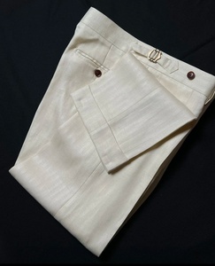 <span class=keywords><strong>Pantaloni</strong></span> da <span class=keywords><strong>Uomo</strong></span> Estivi in <span class=keywords><strong>Lino</strong></span> <span class=keywords><strong>100</strong></span>% Stile Italiano Personalizzato, Colore Avorio, con Pieghe e Polsini, Vestibilità Slim, con Elastico Laterale Regolabile in Vita - Product Image 2