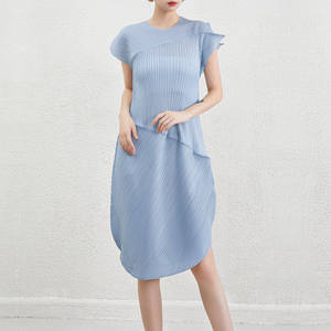 Miyake <span class=keywords><strong>robe</strong></span> d'été pour femmes couleur unie bleu clair robes plissées chic modeste Simple Vestidos à manches courtes col rond - Product Image 1