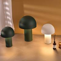 Lampe de bureau originale pour restaurant, hôtel, lampes astronautes pour salon, lampe de table rechargeable en forme de champignon, mini lampe LED créative