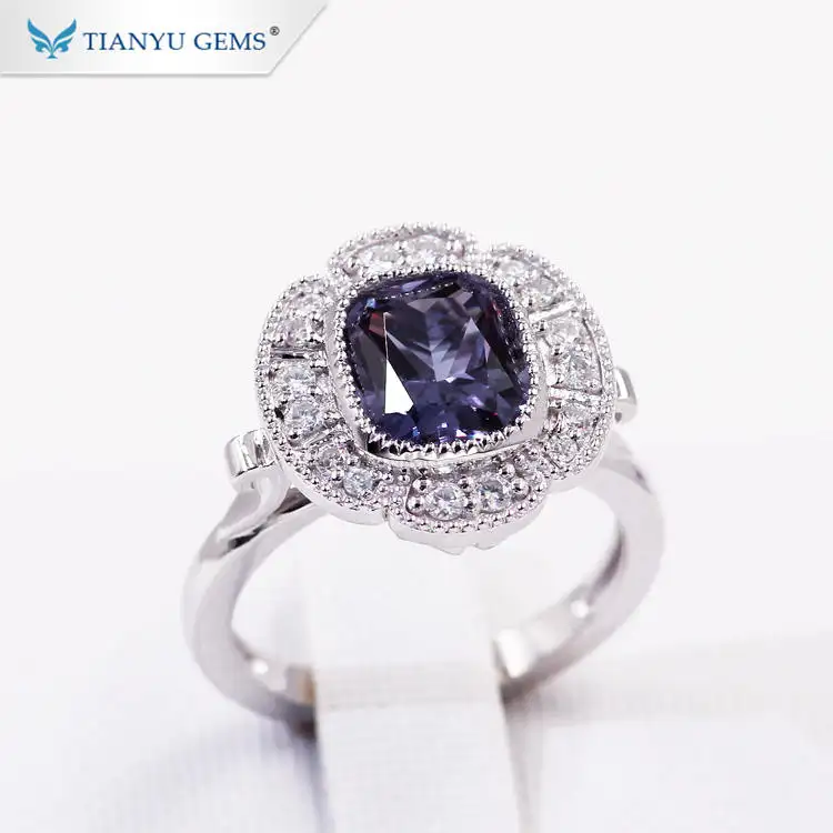 Tianyu gems Aangepaste 14 k/18 k white gold ring 7*8mm kussen synthetische sapphire & moissanite engagement ring