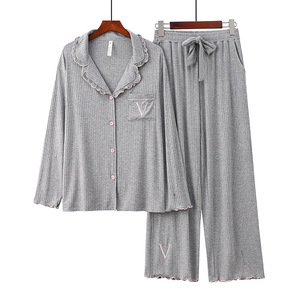 PJ-053 Conjunto de Pijama de Modal Tejido para Mujer, Manga Larga, Cuello Camisero, Rayas Anchas, Corte Holgado, Ropa de Dormir para Otoño e Invierno, Dos Piezas - Product Image 5