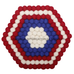 Fait à la main En Laine Feutrée À Bille Multicolore Coaster-Feutré 10 cm multicolore Pom Pom Coaster - Super Hot Pot laine Coaster - Product Image 4