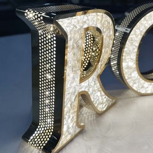Insegna Luminosa a LED a Forma di Diamante, Lettere Giganti Autoportanti da 4 Piedi, Numeri Personalizzati in Metallo, Logo 3D LED Rosa Acceso - Product Image 4
