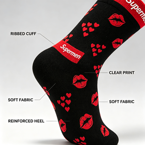 Chaussettes de sport imprimées sur toute la surface de la marque <span class=keywords><strong>Supermen</strong></span>, chaussettes de sport imprimées personnalisées StreetStyle, chaussettes de mode polyvalentes pour hommes et femmes - Product Image 2