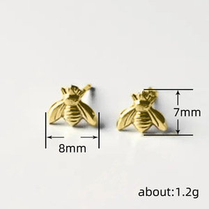 Orecchini a Perno a Forma di Ape per Donne, Accessori per Orecchie Semplici e Carini per Uso Quotidiano - Product Image 4