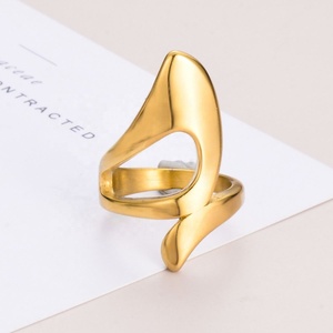 แหวนแฟชั่นสแตนเลสสตีลรูปทรงไม่สมมาตรชุบทองคำขาว 18K PVD สีโรสโกลด์ ไม่ลอก ไม่ดำ ขายดี งานจิวเวลรี่สั่งทำระดับไฮเอนด์สำหรับผู้หญิง - Product Image 3