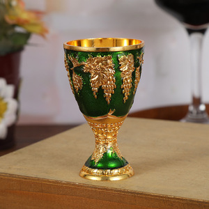 <span class=keywords><strong>Gravure</strong></span> <span class=keywords><strong>sur</strong></span> <span class=keywords><strong>verre</strong></span> de référence de ménage de petite taille de luxe de style européen fabriqué en gros gobelet en <span class=keywords><strong>verre</strong></span> à <span class=keywords><strong>vin</strong></span> blanc en métal - Product Image 4