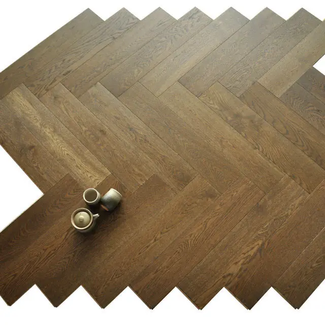 PARQUET a spina di pesce in rovere bianco pavimento in legno massello