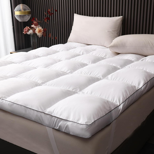 1800gsm 10cm điền vuông chần vách ngăn Nệm Topper Polyester shredded Bộ nhớ bọt đầy khách sạn giường nệm Topper - Product Image 1