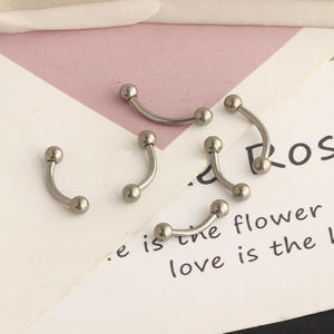 Venta al por mayor 14G G23 titanio plátano ceja <span class=keywords><strong>Tragus</strong></span> Helix oreja vientre labio pezón lengua anillo Piercing joyería curvada barra labio anillo - Product Image 4