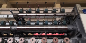 Máquina automática de bobinado de doble zona de arrastre paralelo <span class=keywords><strong>JW</strong></span> KJKV618 de alta capacidad para hilos compuestos de poliéster/nailon con dibujo plano - Product Image 5