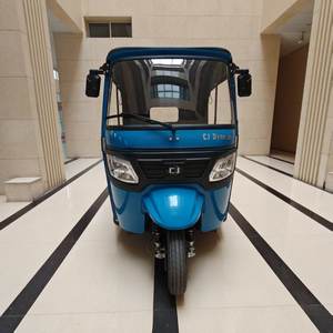 Fábrica China cerrada 200CC Triciclo motorizado de pasajeros refrigerado por agua 4 asientos <span class=keywords><strong>Taxi</strong></span> de fuel Tuk con techo - Product Image 4