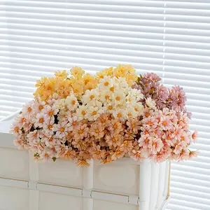Vendita calda fiori artificiali piccola margherita Bouquet Holland crisantemo cosmo fiori di seta per la decorazione della casa di nozze