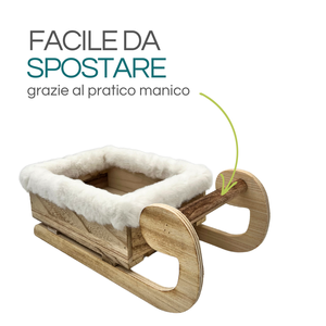 Porta Regali Natalizio in Legno a Forma di Slitta con Pelliccia Bianca e Scritta Rossa 34x18x12 Cm per Decorazioni Festive - Product Image 4