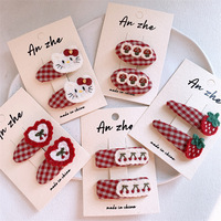 2 pinces à cheveux rouges vintage faites à la main en forme de fraise au crochet pour filles, tout-petits et bébés, accessoires de coiffure, bijoux