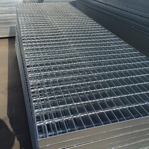 Grille <span class=keywords><strong>rectangulaire</strong></span> en acier au carbone XBY ASTM A36, taille nominale 36 po x 6 pi (largeur x longueur), finition galvanisée à chaud, matériau en fer lisse - Product Image 3