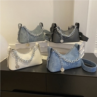 Nouveau Sac Bandoulière Mini Populaire pour Téléphone en Jean Bleu, Petites Sacs à Main Pas Chers pour Femmes avec Chaîne et Pendentif Disque Métallique