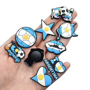Nouveaux styles d'accessoires pour sabots de football argentin, breloques de chaussures en PVC souple DIY, décorations en vrac pour chaussures avec drapeau argentin, cœur et étoile - Product Image 4