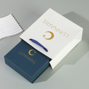 Scatola Magnetica Blu Navy con Chiusura a Ribalta per una Narrativa Visiva Professionale, Ideale per l'Efficiente Scalamento del Branding all'Ingrosso - Set Cofanetto - Product Image 5