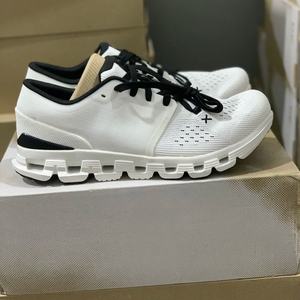 Zapatillas Deportivas de Diseño con Logotipo de Marca, Transpirables, Ultraligeras, que Aumentan la Estatura, Unisex, Resistentes al Desgaste, de Caña Baja, para Uso Casual al Aire Libre - Product Image 1