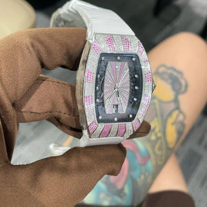 Reloj de Lujo para Hombre con Bisel de Diamantes Moissanite, Diseño Tonneau, Curvo, Esqueleto, con Fecha - Product Image 3