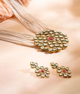 Ensemble de collier et boucles d'oreilles en or plaqué or avec perles Kundan, fait main, de luxe, pour femmes, bijoux ethniques de mariée, pour mariage et fêtes - Product Image 1
