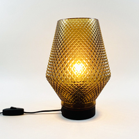 Lampe de table nordique simple, lampes d'art, éclairage créatif avec abat-jour en verre, lampe de table transparente pour tables de chevet de chambre à coucher, moderne