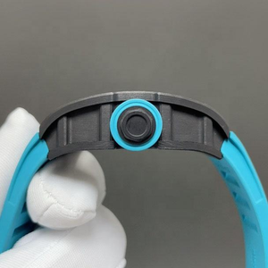 นาฬิกาข้อมือคาร์บอนไฟเบอร์น้ำหนักเบาคุณภาพสูงแบบกลวง รุ่น RM055 สายยาง ดีไซน์โดดเด่น กันน้ำ ขายส่ง - Product Image 4