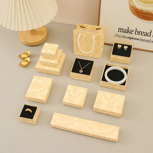 Cajas de Regalo Cuadradas/Rectangulares de Cartón Laminado al por Mayor para Joyería, con Forro de Esponja y Tapa con Bisagras, para Regalos Navideños - Product Image 3