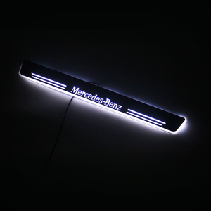 AutoDragons - Luz LED Inalámbrica Personalizada para Escalones de Elevador, F20 Serie 1, Luz LED para Umbral de Puerta de Coche - Product Image 5