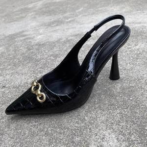 נעלי יוקרה נשים נקודת הבוהן עקב נעלי עקב נעלי שרשרת מתכת מבריקה נעלי עקב סנדלים - Product Image 6